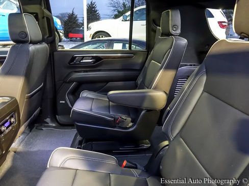 Used 2025 Chevrolet Suburban Premier w/ Sun And Tow Package image 18