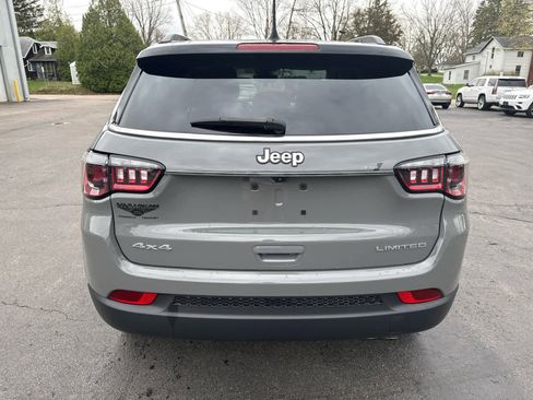 Used 2022 Jeep Compass Limited image 4
