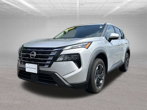 Used 2024 Nissan Rogue SV AWD/4WD image 5