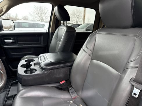 Used 2019 RAM 3500 Tradesman w/ Chrome Appearance Group image 11