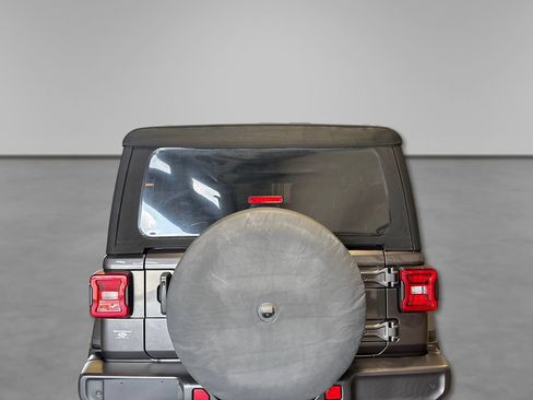 Used 2024 Jeep Wrangler Unlimited Sahara w/ Safety Group AWD/4WD image 18