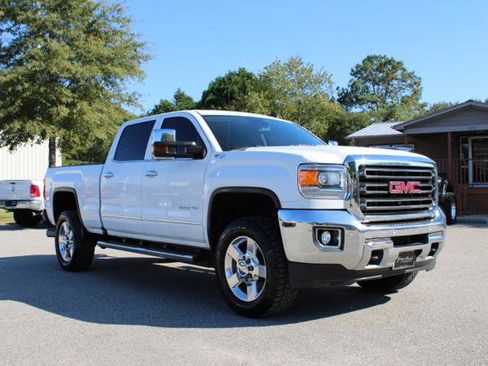 Used 2016 GMC Sierra 2500 SLT w/ Duramax Plus Package image 3