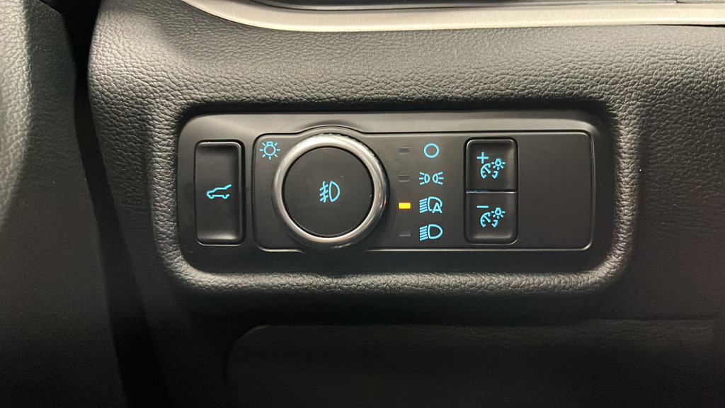 Used 2023 Ford Explorer XLT w/ Equipment Group 202A AWD/4WD image 35