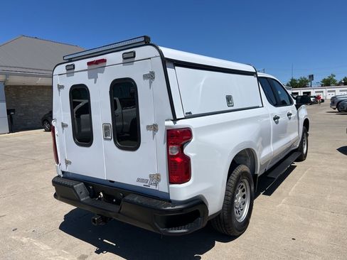 Used 2021 Chevrolet Silverado 1500 W/T w/ WT Value Package AWD/4WD image 3