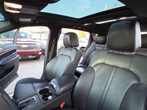Used 2019 Lincoln MKT AWD image 28