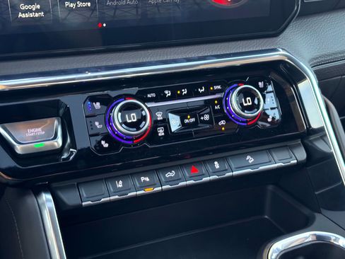 Used 2025 GMC Sierra 2500 Denali w/ Denali Reserve Package image 30