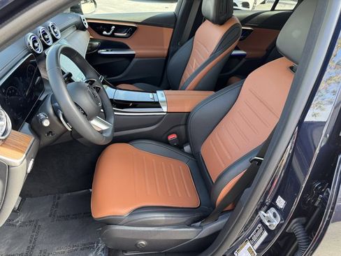 Used 2023 Mercedes-Benz GLC 300 4MATIC image 16