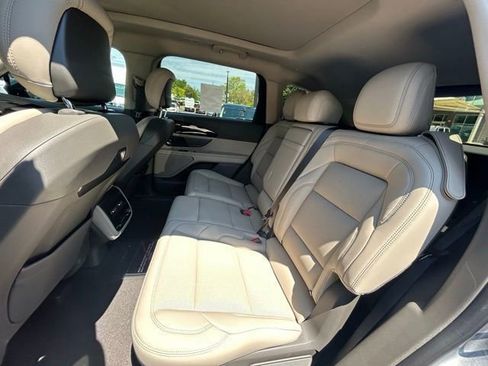 New 2025 Lincoln Nautilus Premier w/ Equipment Group 102A image 19