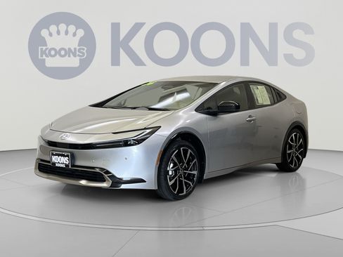 Used 2026 Toyota Prius Plug-In Hybrid FWD image 1