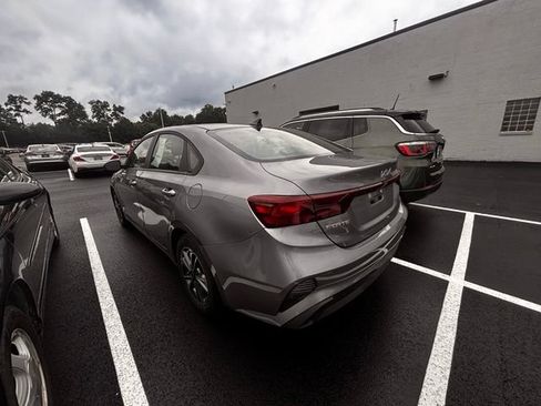 Certified 2024 Kia Forte LXS FWD image 3