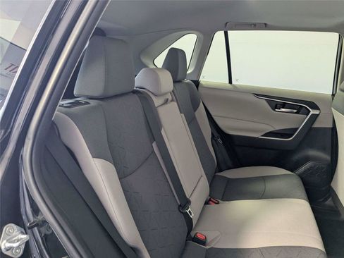 Certified 2022 Toyota RAV4 XLE w/ Convenience Package FWD image 24