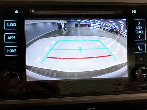 Used 2017 Toyota Tacoma TRD Off-Road image 14