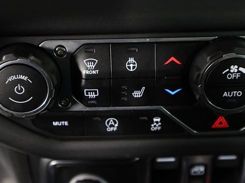 Used 2024 Jeep Wrangler Unlimited Rubicon image 36