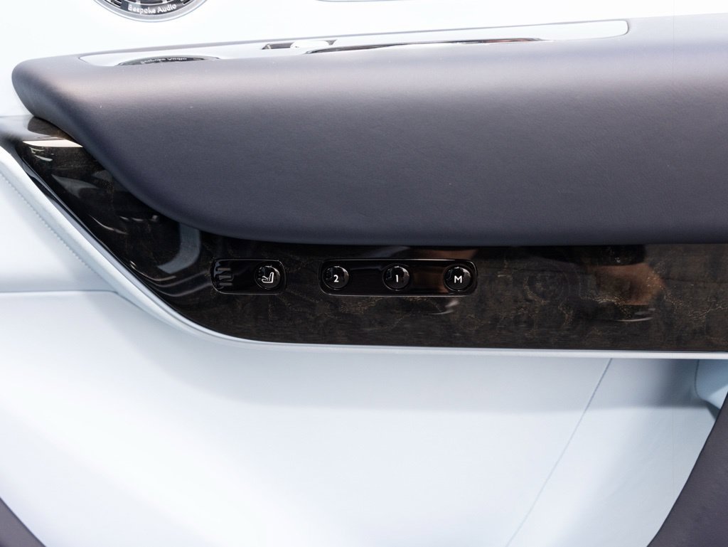 Used 2022 Rolls-Royce Cullinan w/ Cullinan Package AWD/4WD image 81
