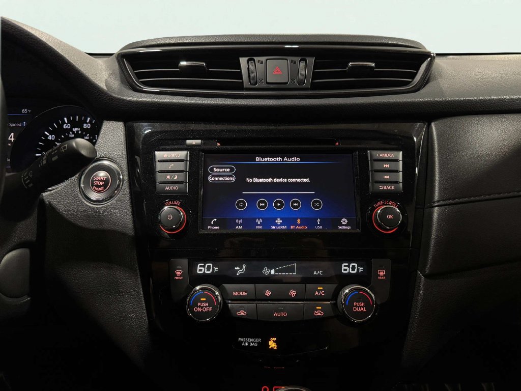 Used 2018 Nissan Rogue SV AWD/4WD image 13