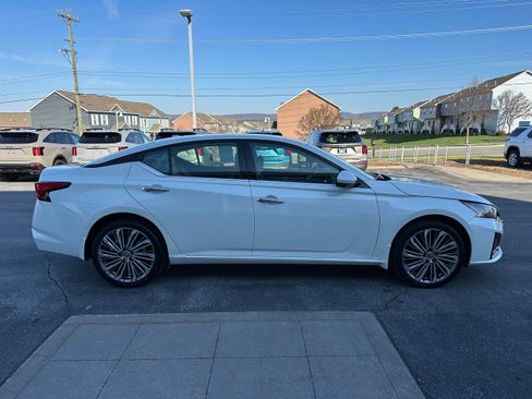 Used 2025 Nissan Altima 2.5 SL image 4