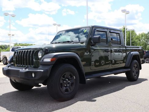 Used 2022 Jeep Gladiator Sport AWD/4WD image 9
