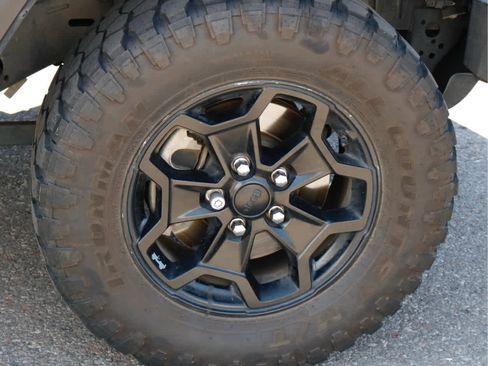 Used 2021 Jeep Gladiator Sport AWD/4WD image 10