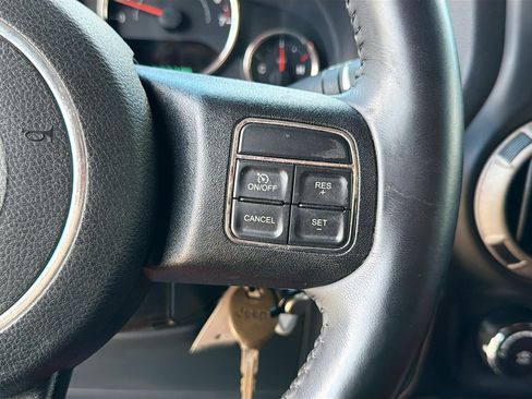 Used 2017 Jeep Wrangler Sport w/ Connectivity Group AWD/4WD image 30