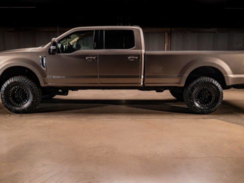 Used 2022 Ford F350 Lariat w/ Lariat Value Package AWD/4WD image 6