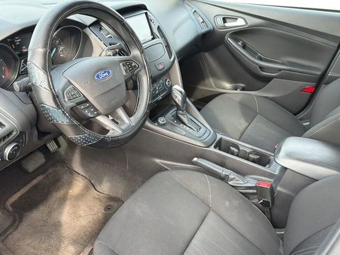 Used 2015 Ford Focus SE FWD image 46