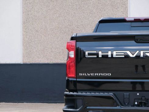 Used 2023 Chevrolet Silverado 1500 High Country image 17