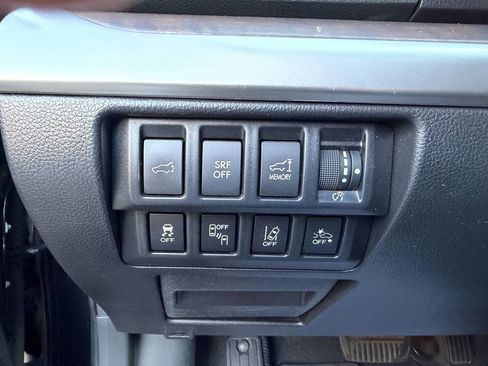 Used 2017 Subaru Outback 3.6R Limited AWD/4WD image 15