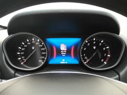Used 2019 Maserati Levante AWD/4WD image 39