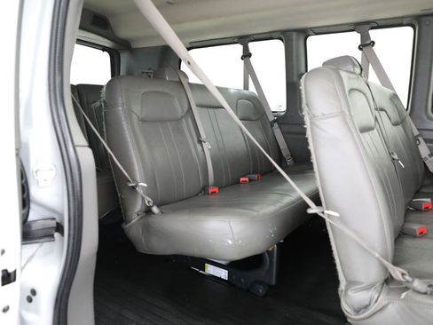 Used 2019 GMC Savana 3500 LS w/ Cold Climate Package RWD image 12
