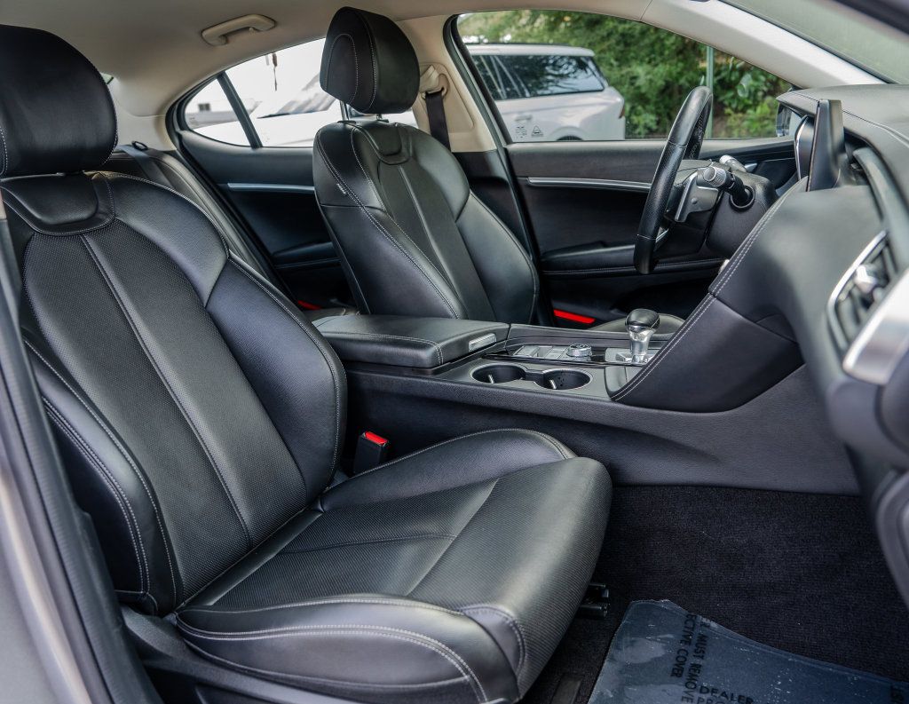 Used 2025 Genesis G70 2.5T RWD image 20