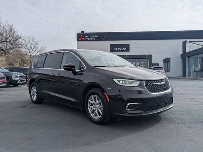 Used 2024 Chrysler Pacifica Touring-L