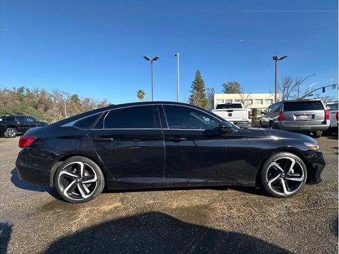 Used 2019 Honda Accord Sport image 8