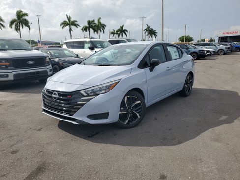 New 2025 Nissan Versa SR w/ Trunk Package image 26