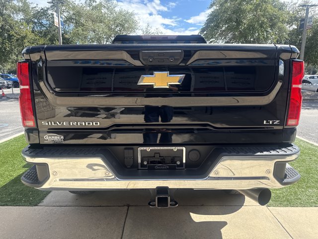 Used 2025 Chevrolet Silverado 2500 LTZ w/ LTZ Plus Package AWD/4WD image 5