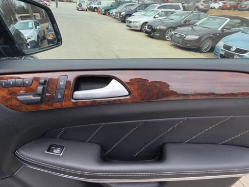 Used 2014 Mercedes-Benz GL 550 4MATIC image 69