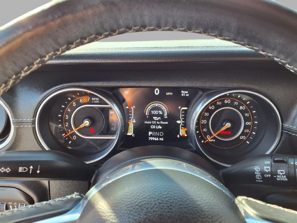 Used 2018 Jeep Wrangler Unlimited Sahara AWD/4WD image 16