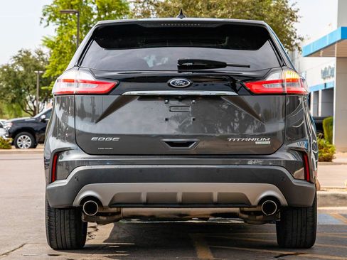 Used 2019 Ford Edge Titanium w/ Equipment Group 301A FWD image 5