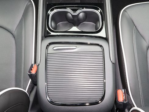 New 2026 Chrysler Pacifica Limited w/ S Appearance Package image 23