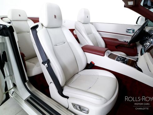 Certified 2020 Rolls-Royce Dawn RWD image 23