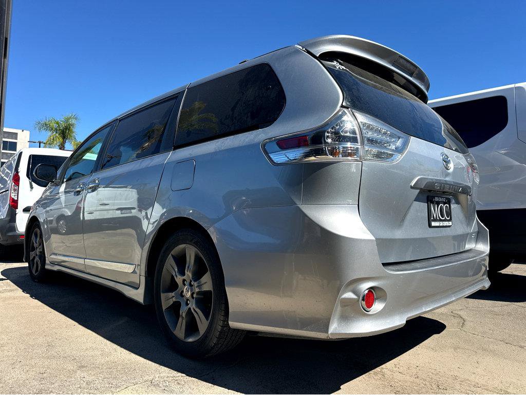 Used 2015 Toyota Sienna SE Premium FWD image 3