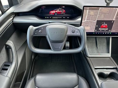 Used 2022 Tesla Model X Plaid image 16