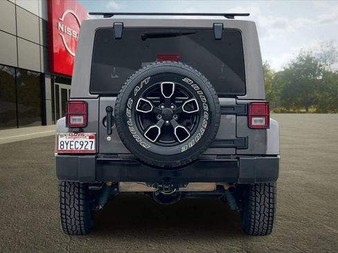 Used 2017 Jeep Wrangler Unlimited Sahara image 8