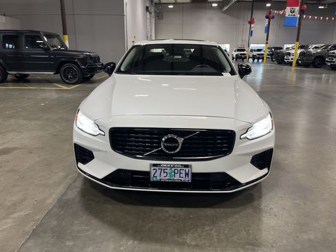 Used 2022 Volvo S60 T8 R-Design Expression AWD/4WD image 8