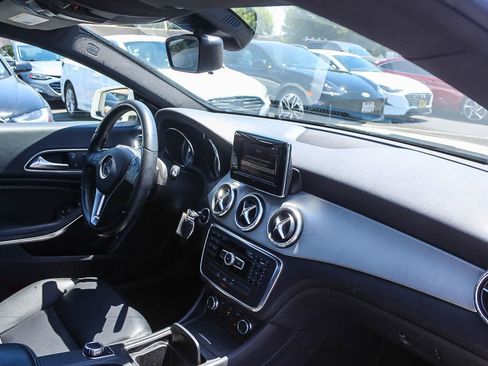 Used 2014 Mercedes-Benz CLA 250 image 21