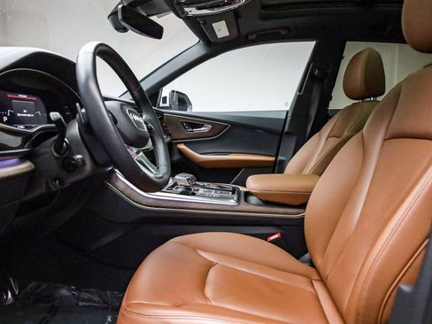 Used 2024 Audi Q8 Premium w/ Black Optic Package image 19