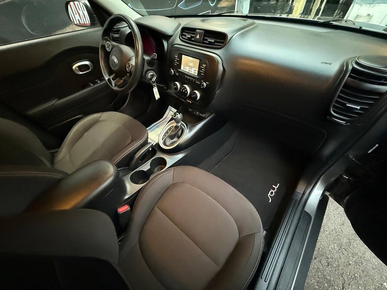 Used 2017 Kia Soul FWD image 5