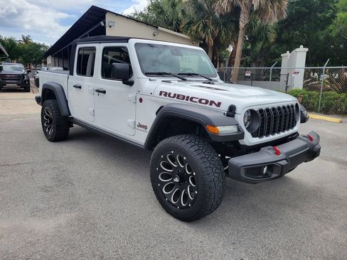 Used 2024 Jeep Gladiator Rubicon w/ Safety Group AWD/4WD image 3