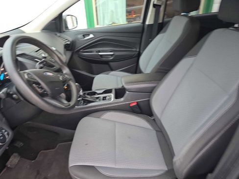 Used 2017 Ford Escape SE image 5