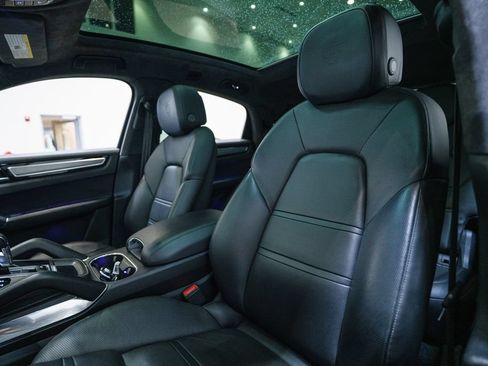 Used 2020 Porsche Cayenne Turbo AWD/4WD image 6