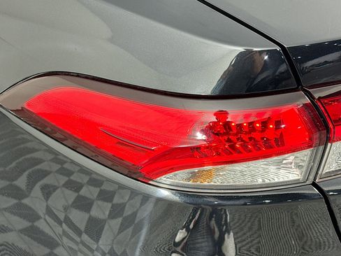 Used 2020 Toyota Corolla L image 28